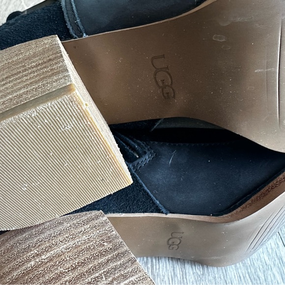 Ugg Women’s Kirke Stacked Heel Booties Black - Picture 13 of 13